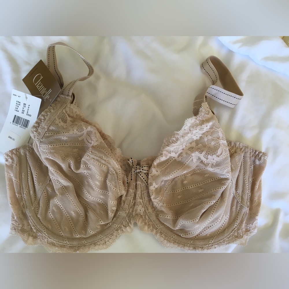 Chantelle bra